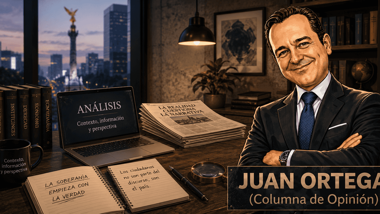 Cartoon of a man in an office with books, papers, and a laptop saying "ANÁLISIS."