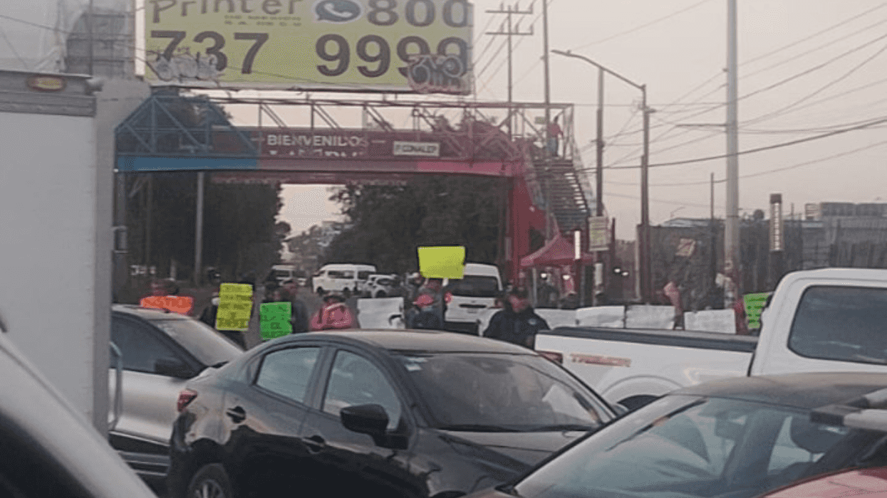 cierre-vial-carretera-mexico-texcoco-los-reyes-la-paz