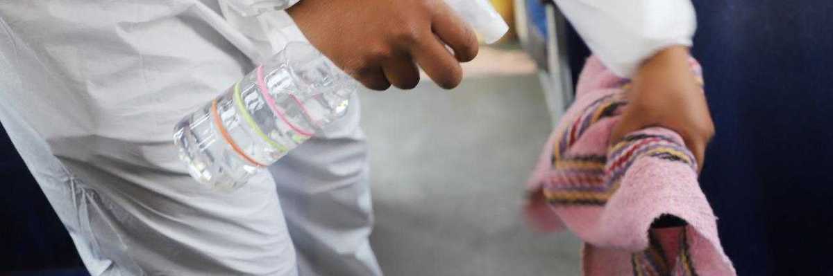 Sanitizan 35 mil unidades de transporte público y central de abasto para evitar propagación de Covid-19 en Ecatepec, Estado de México.