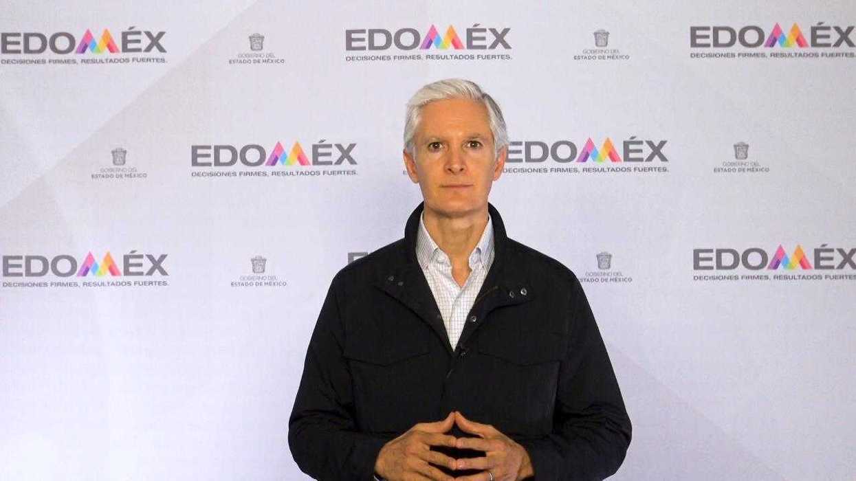 Personal de salud trabaja para salvar vidas de pacientes con COVID -19.