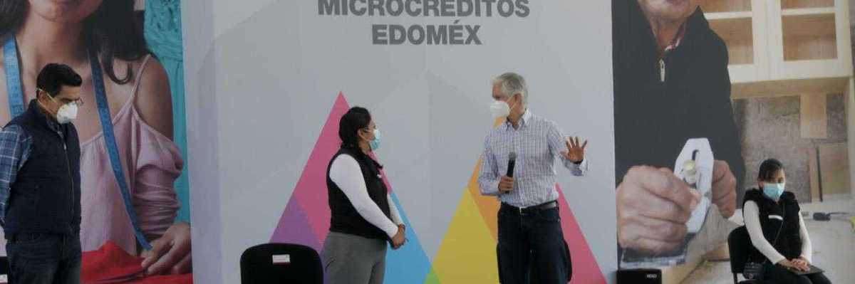 Alfredo Del Mazo entrega créditos a emprendedoras mexiquenses en apoyo a la economía familiar y reactivación del consumo local.