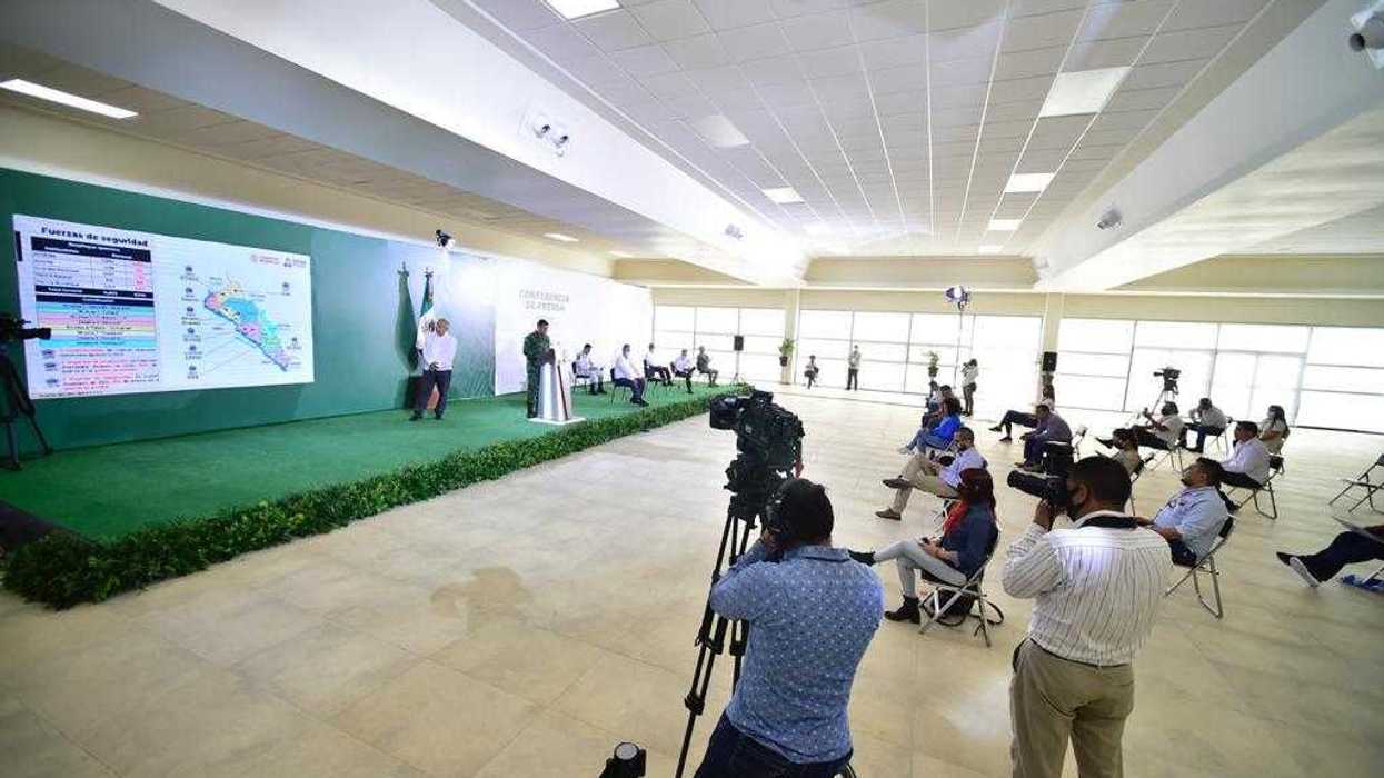 El Gobierno no protege a ningún grupo delictivo atacando a los demás: AMLO.