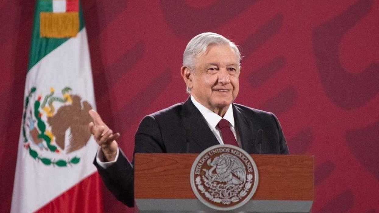 Me pondré el cubrebocas hasta que termine la corrupción: AMLO.