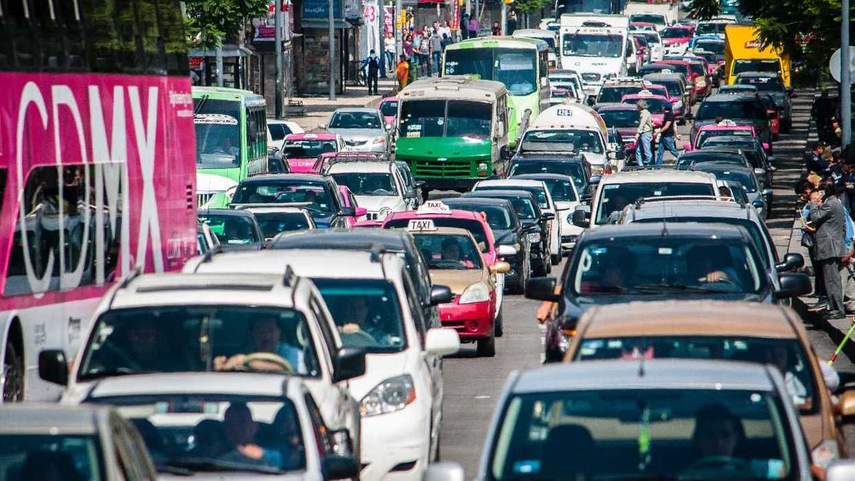 Permiso para circular sin placas en la CDMX no puede tramitarse en línea.