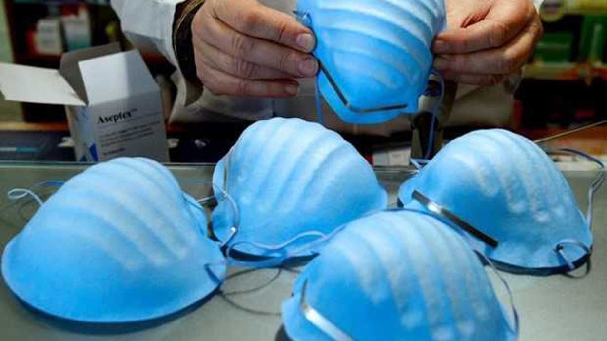 Mascarillas son un medio para evitar propagar la COVID-19.
