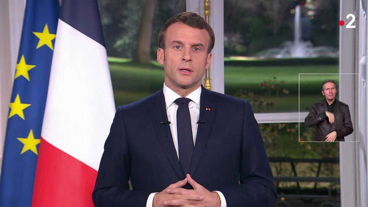 Francia vuelve al confinamiento tras aumento en casos de COVID-19.