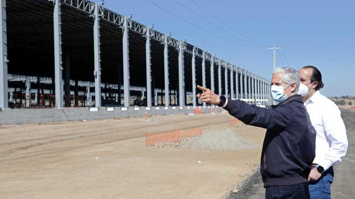 Presentan centro logístico más grande en Edomex.