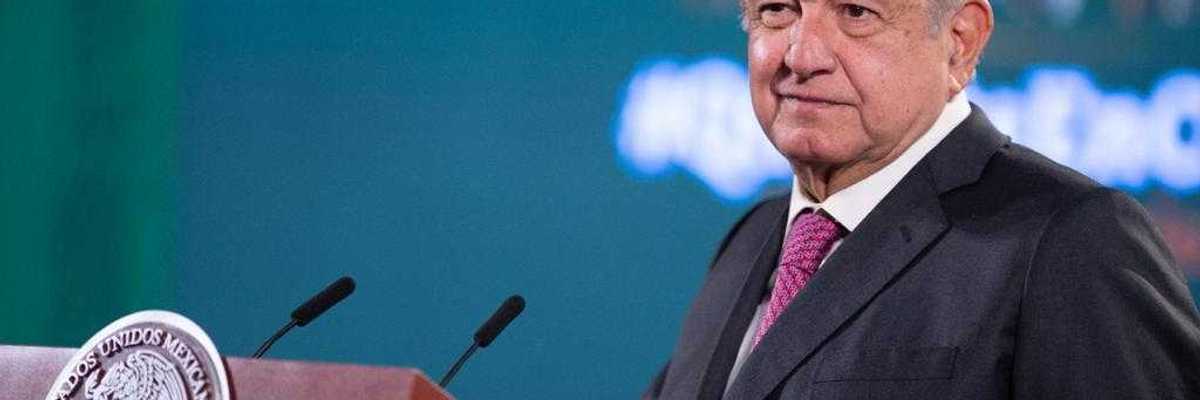 Niega AMLO influyentismo en remodelación de estadio donde juega su hermano Pio.