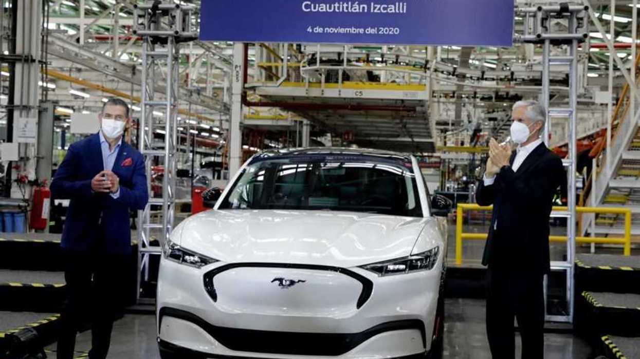 Presentan el primer auto eléctrico de Ford en el Edomex.