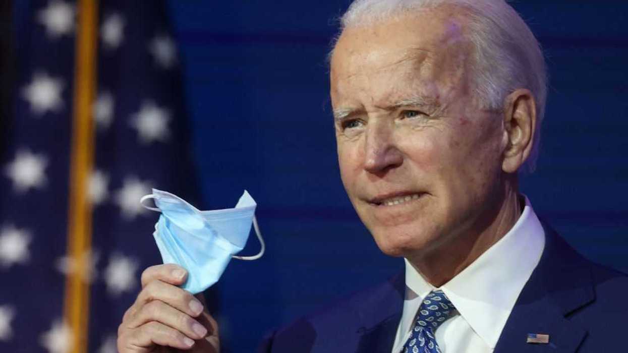 "No es un gesto político", Joe Biden pide usar cubrebocas.