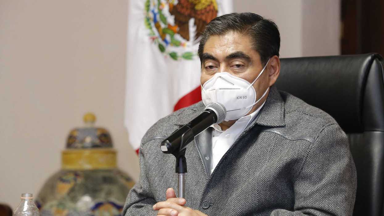 Llama Miguel Barbosa a respetar medidas sanitarias durante El Buen Fin.