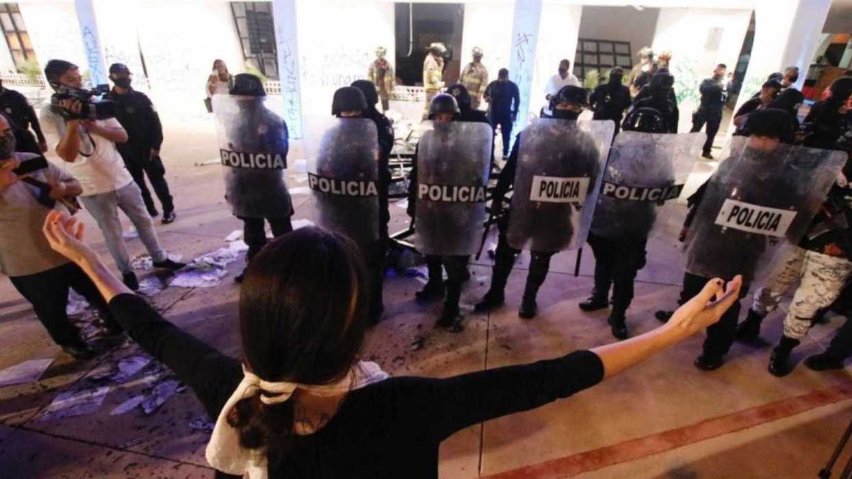 Mara Lezama informa la separación del Director de la policía de su cargo.