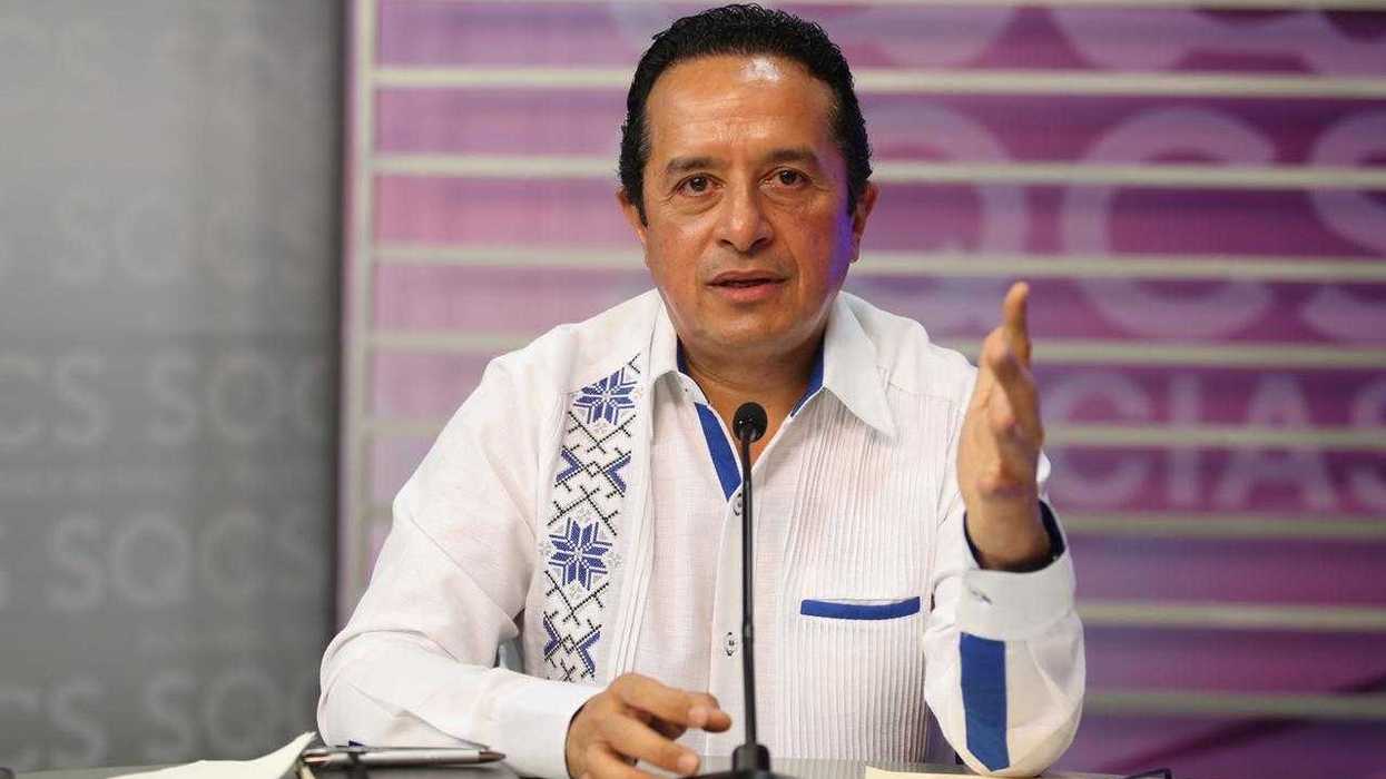Ofrece Carlos Joaquín una disculpa por los actos de represión en Cancún.