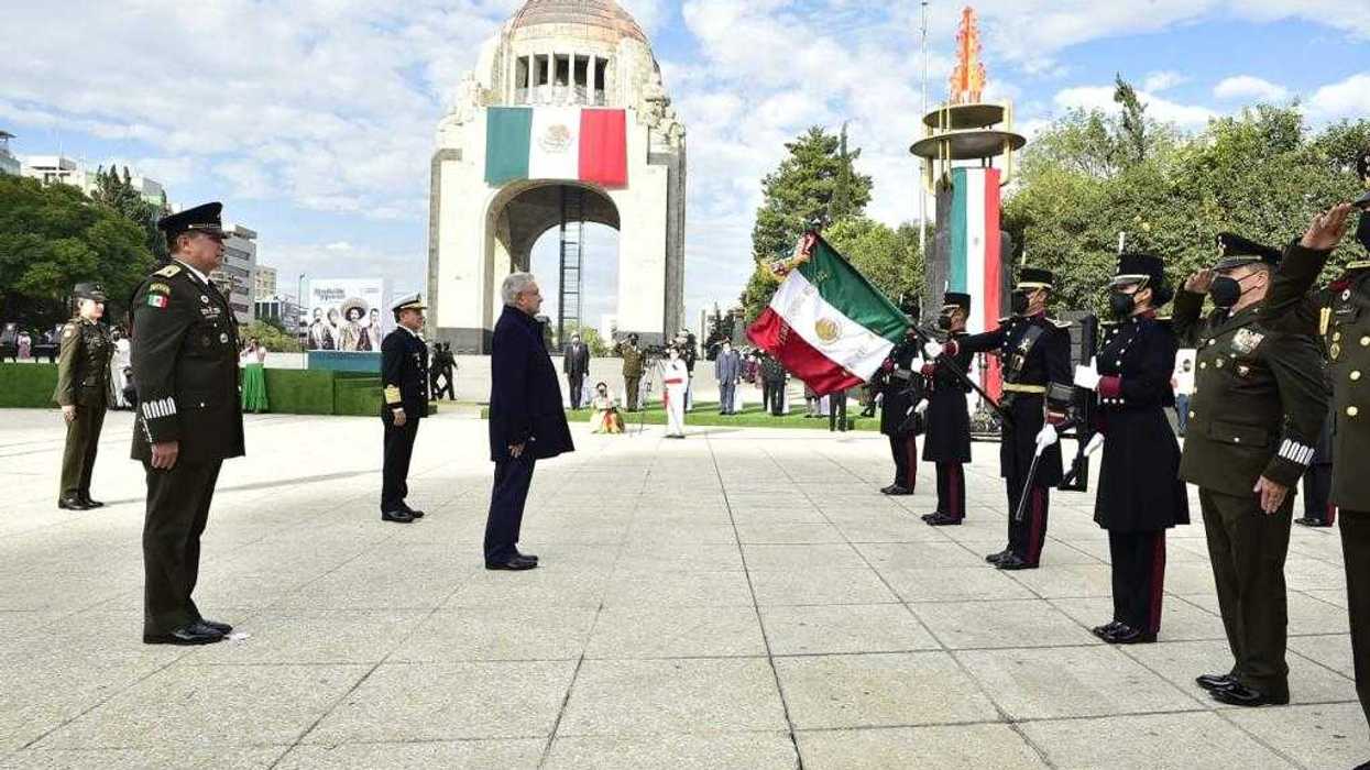 Con la Revolución se avanzó mucho, pero faltó construir una verdadera democracia: AMLO.