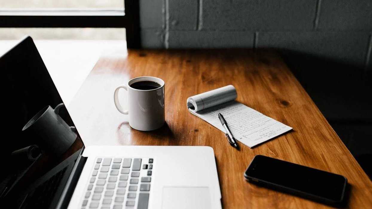 ¿Estás haciendo home office? Empresas deberán pagar luz e internet.