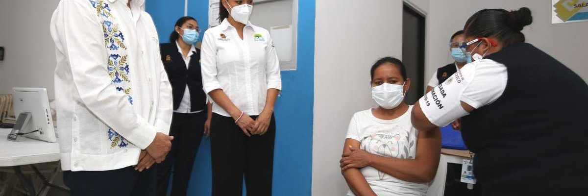 Inician periodo de vacunación en Quintana Roo.
