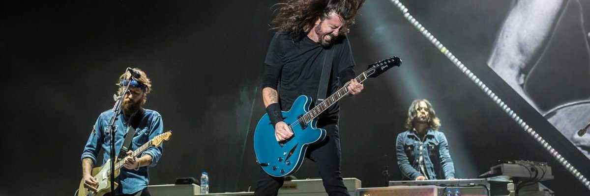 Dave Grohl celebra su cumpleaños con una canción.