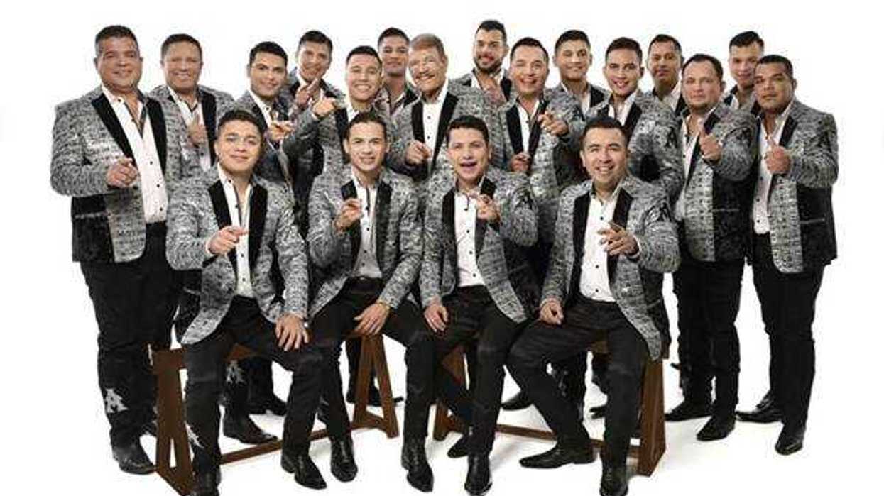 La Arrolladora Banda el Limón presenta su nuevo tema "Cómo me Gustas".