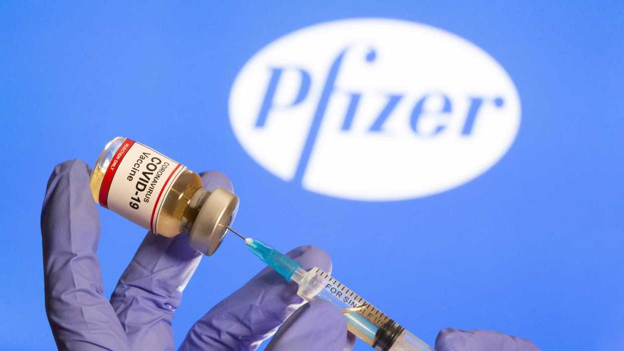 Vacunas de Moderna y Pfizer son "ligeramente menos eficaces".