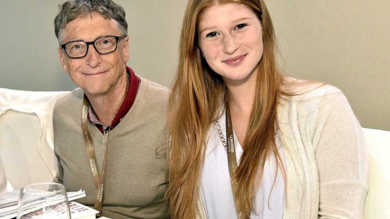Hija de Bill Gates vacunada contra el coronavirus.