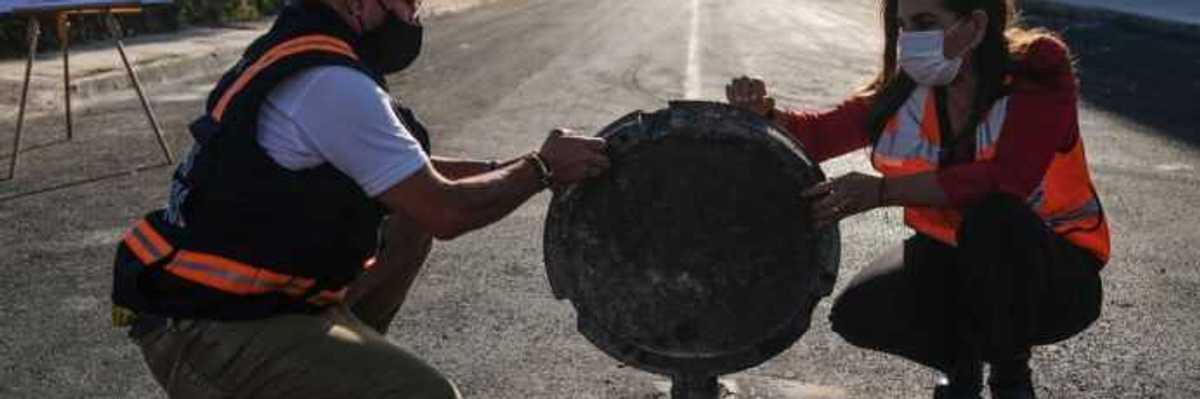 Construcción de drenaje en Cancún.