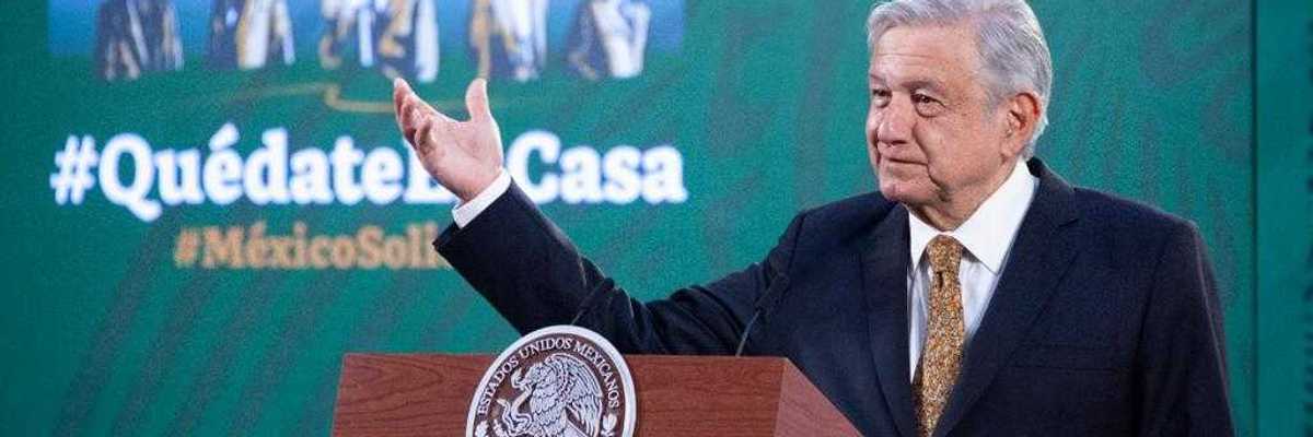 México buscará traer fases tres de vacunas a menores: Ebrard.