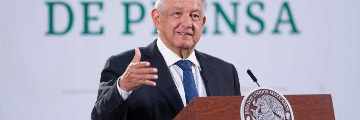 Gobernadores llegan a Palacio Nacional para firmar Acuerdo Nacional por la Democracia de AMLO.