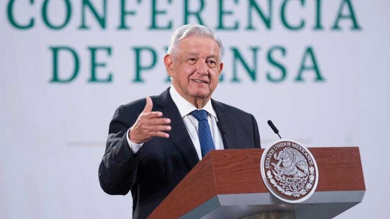 Gobernadores llegan a Palacio Nacional para firmar Acuerdo Nacional por la Democracia de AMLO.