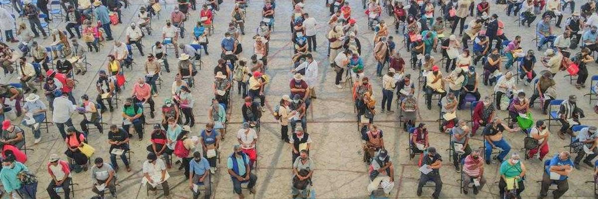 Aplicamos más de 27 mil vacunas contra el COVID-19 a adultos mayores.