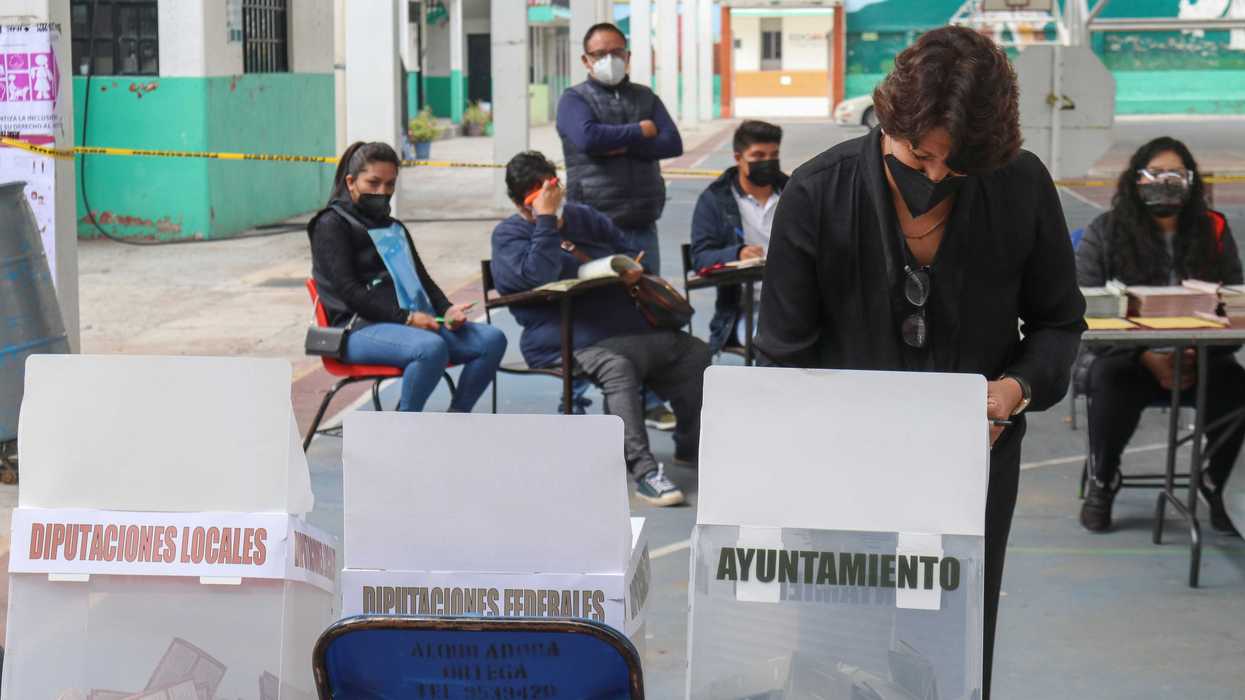 Emite secretaria de Educación Pública su voto en el Estado de México