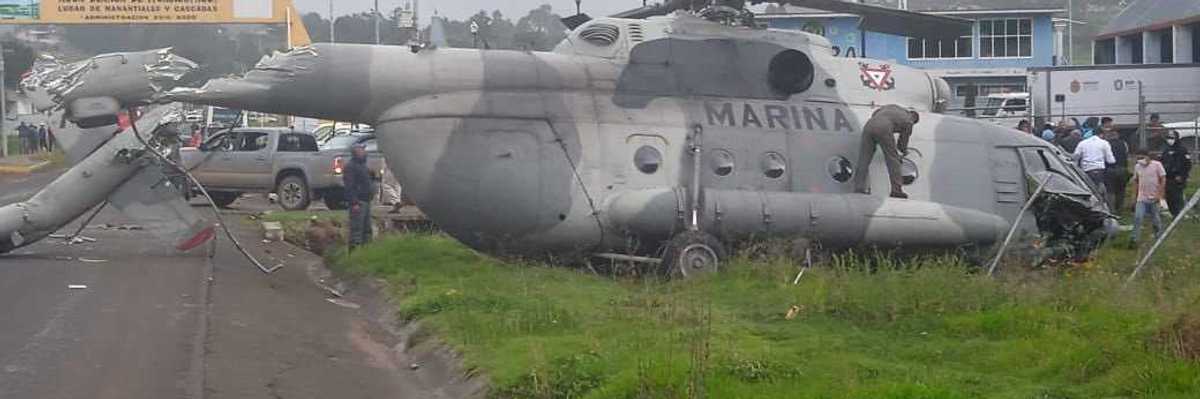 Helicóptero de la Marina se desploma en Agua Blanca