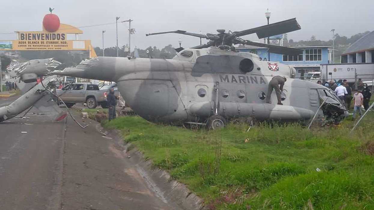 Helicóptero de la Marina se desploma en Agua Blanca
