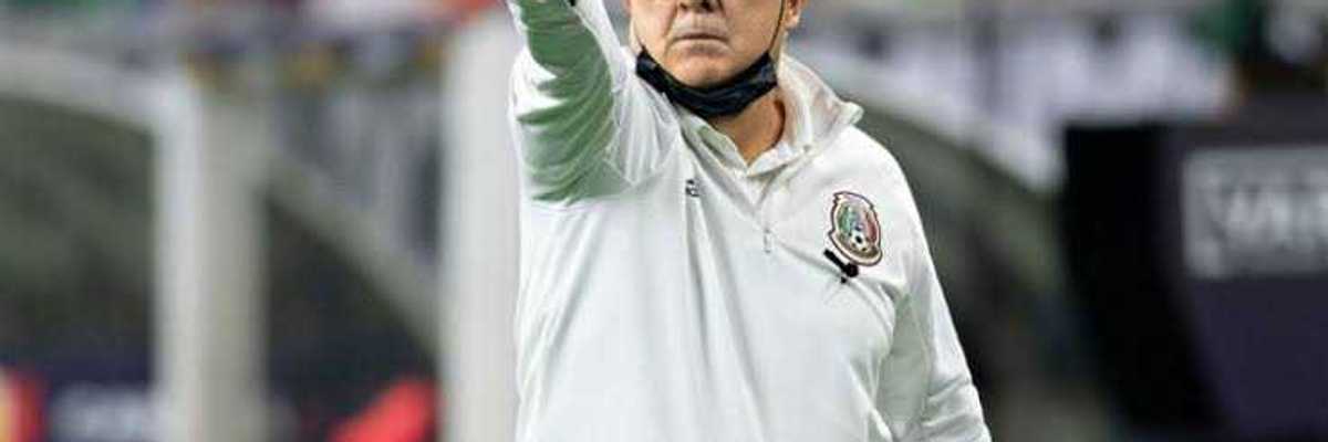 El "Tata" Martino aún no tiene a los centrales definidos.