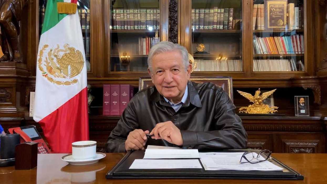 “Con Vaporrub… miel y caricias” asegura AMLO que va “saliendo del Covid”