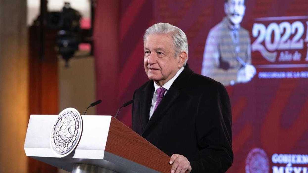 Advierte AMLO cambios para embajadores y cónsules por investigación de desvío de recursos a Vázquez mota