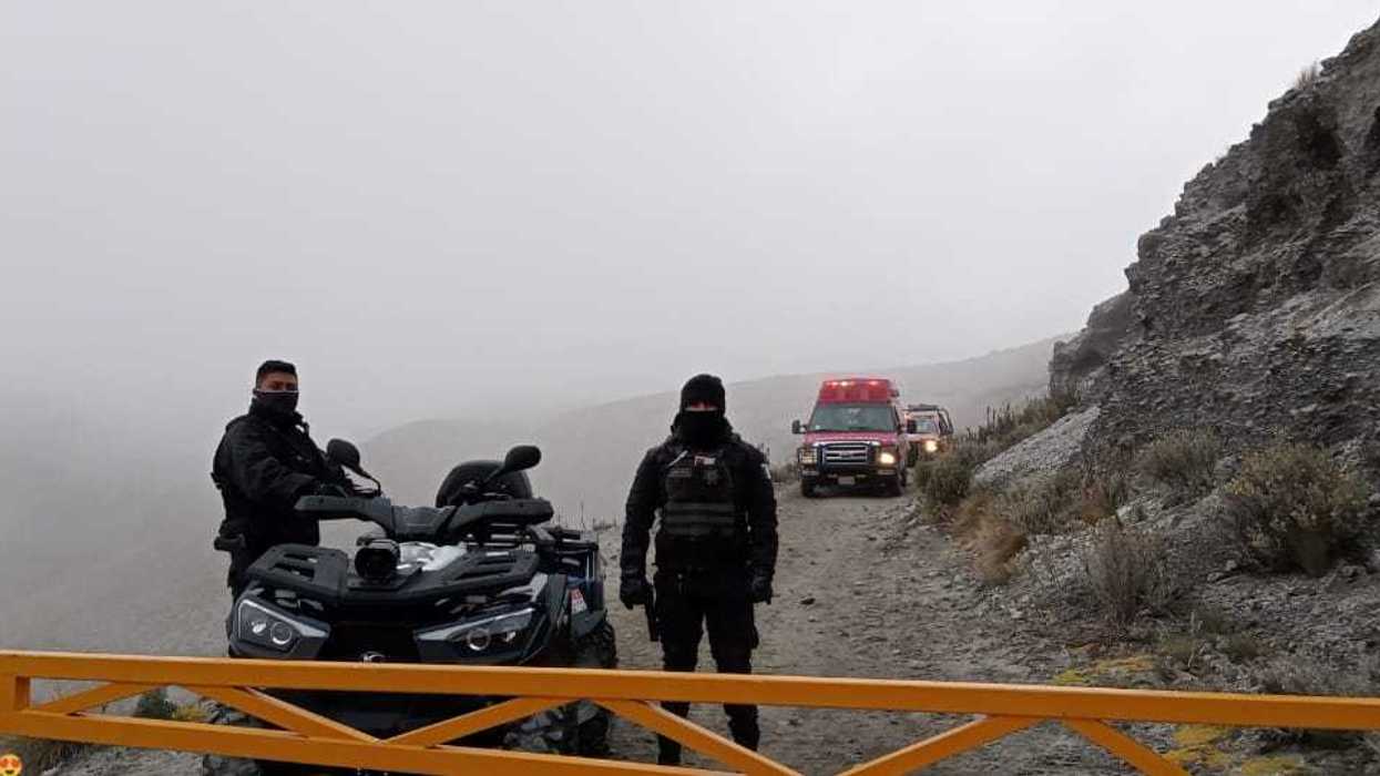 Policía de alta montaña realiza labores de vigilancia en en nevado de Toluca