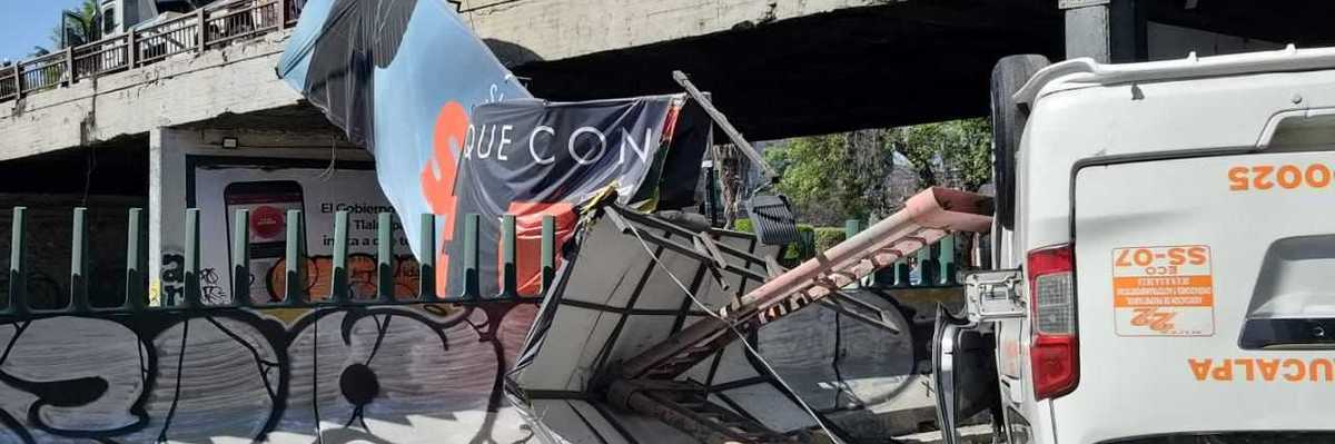 6 personas lesionadas, tres de ellas de gravedad tras sufrir un accidente automovilístico en Tlalnepantla, Estado de México Lauro Galicia / Tlalnepantla Esta tarde personal de la Unidad Fé