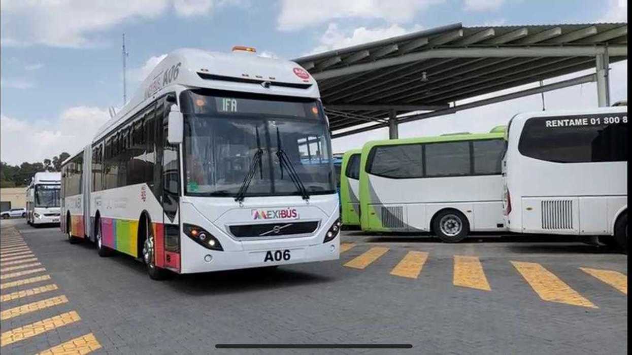 Fueron presentadas las unidades del mexibus que darán servicio al nuevo aeropuerto de Santa Lucía, en el Estado de México