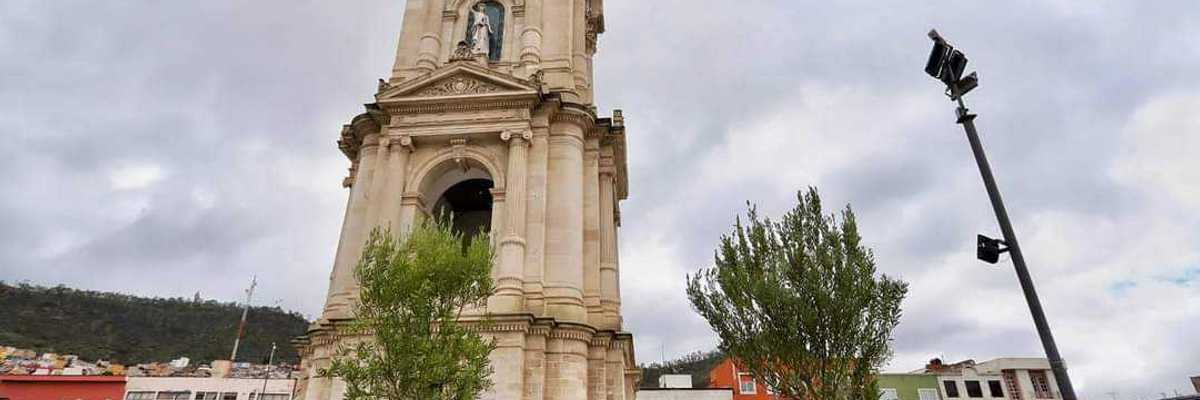 Reforestan explanada del Reloj Monumental de Pachuca, Hidalgo