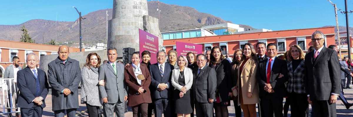 Julio Menchaca encabeza el 154 aniversario de la erección del Estado de Hidalgo