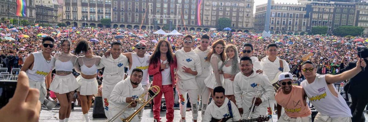 Oscar JALADO TRIUNFA EN EL PRIDE CDMX 2023 + DE 50 MIL PERSONAS CANTARON QUE TE VAYA BIEN