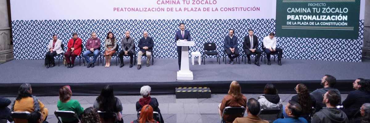 SE HACE PEATONAL EL ZÓCALO CAPITALINO