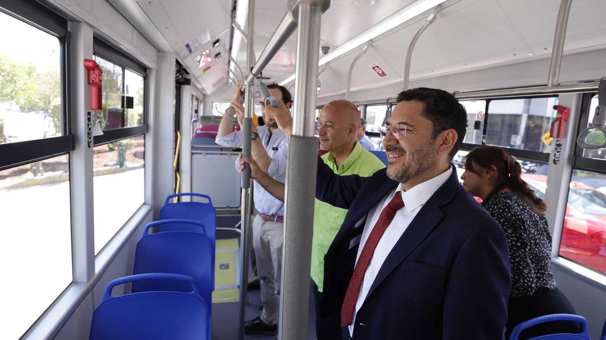 RECORRE BATRES OBRA DEL TROLEBÚS AVENIDA AZTECAS