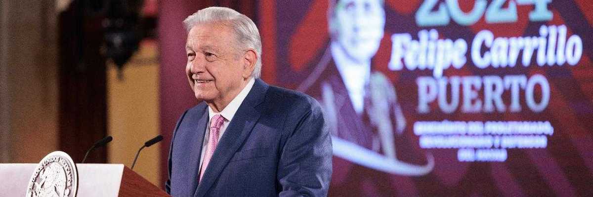 Lamenta AMLO actitud de CNTE por vandalizar Palacio Nacional, pide reforzamiento