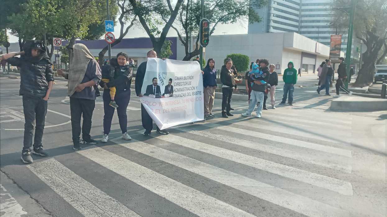 TRABAJADORES DEL ISSSTE PIDEN CONTINUAR CON SU TRABAJO