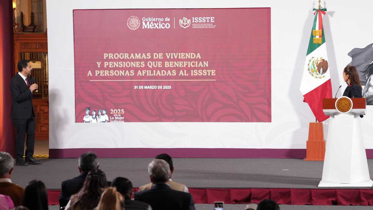 Firma Sheinbaum decreto para congelar; aplicar quitas; reducir intereses y condonar créditos impagables del FOVISSSTE