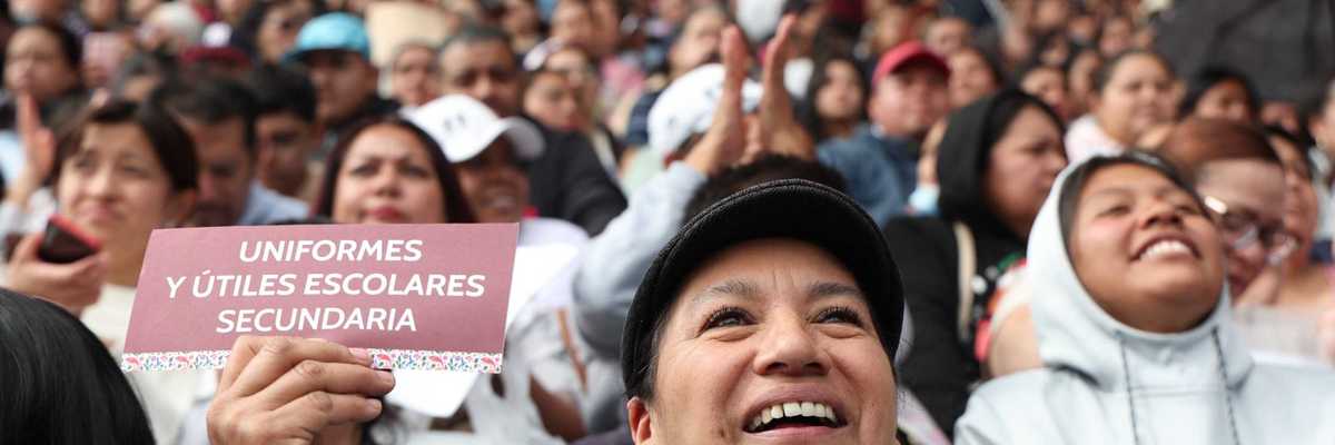 INICIA ENTREGA DE TARJETAS PARA ÚTILES Y UNIFORMES ESCOLARES