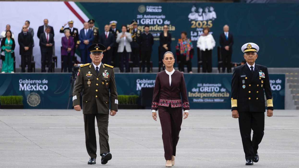 Ninguna injerencia es posible en nuestra Patria: Presidenta en Desfile Cívico Militar por el 215 Aniversario del Grito de la Independencia
