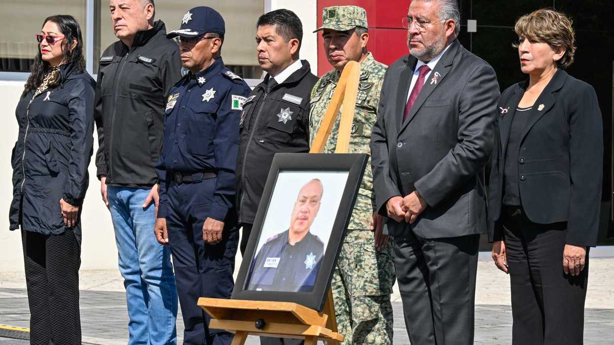Rinde Gobernadora Delfina Gómez homenaje a policía estatal caído en cumplimiento de su deber