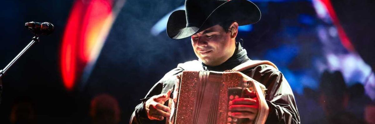 Alfredo Oliva se presenta ante más de 20 mil personas “ FEMECHI 2025” en Chimalhuacán